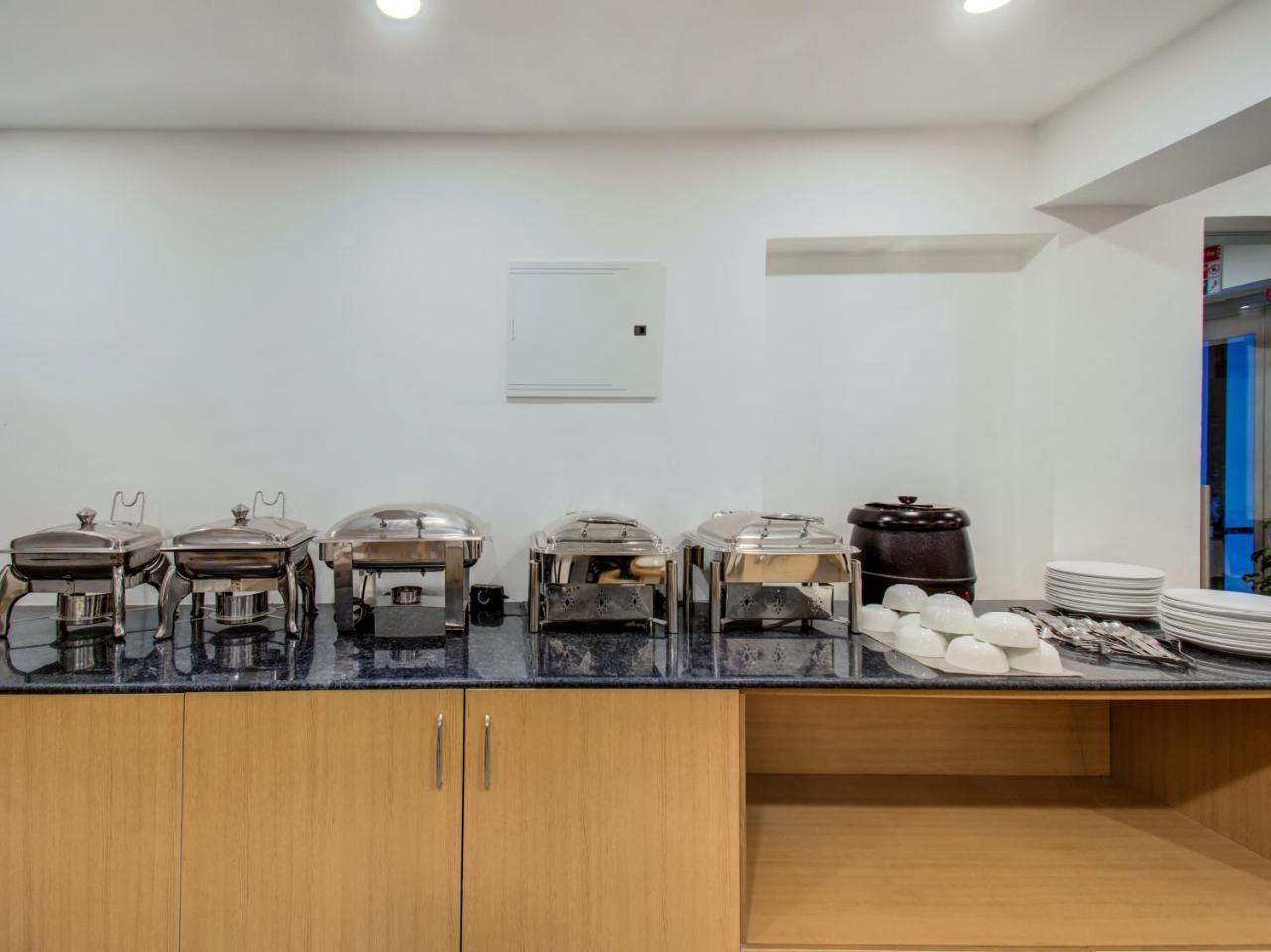 Oyo Townhouse 66 Nagpur Station Ca Road Hotel ภายนอก รูปภาพ
