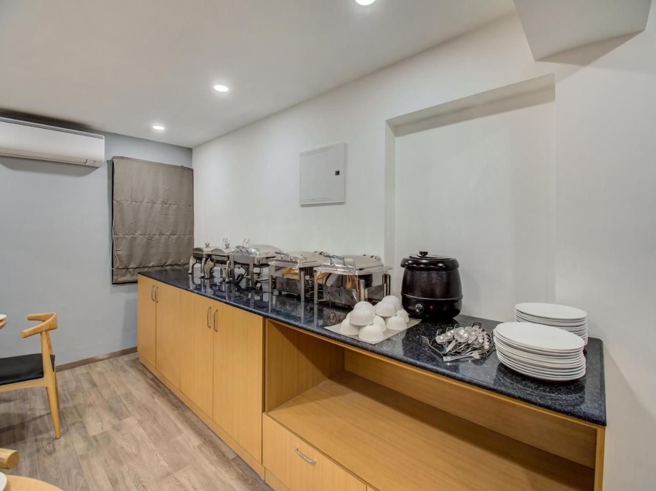Oyo Townhouse 66 Nagpur Station Ca Road Hotel ภายนอก รูปภาพ