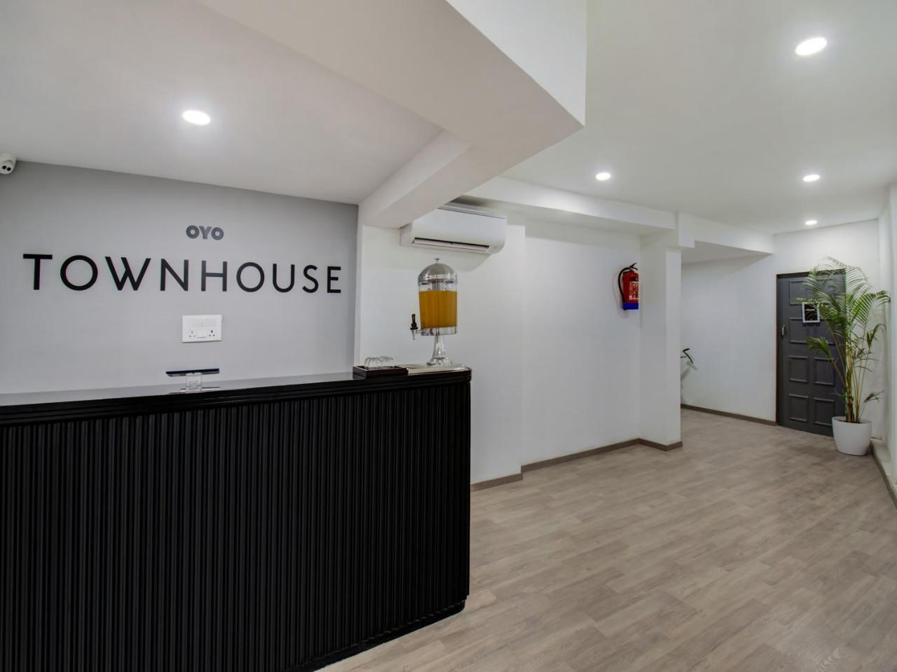 Oyo Townhouse 66 Nagpur Station Ca Road Hotel ภายนอก รูปภาพ